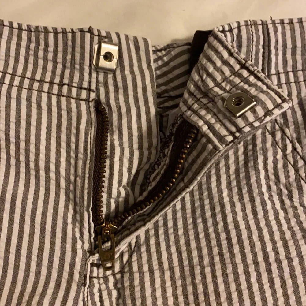 Gymboree Gray White Cotton Seersucker Shorts with Elastic Waist Size 2T